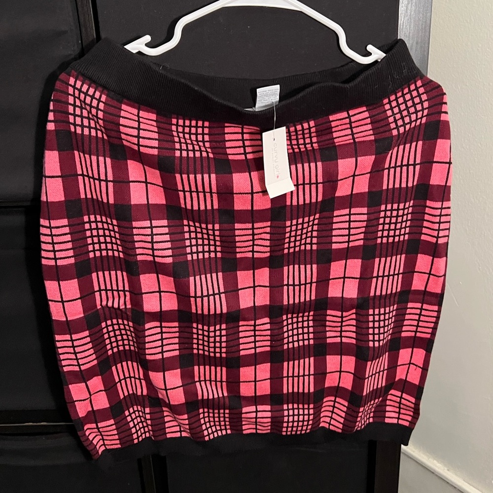 Plaid Skirt & Short Sleeve Vest Set